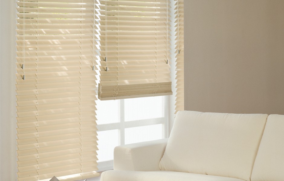 MONTAIN LEATHER VENETIAN BLIND